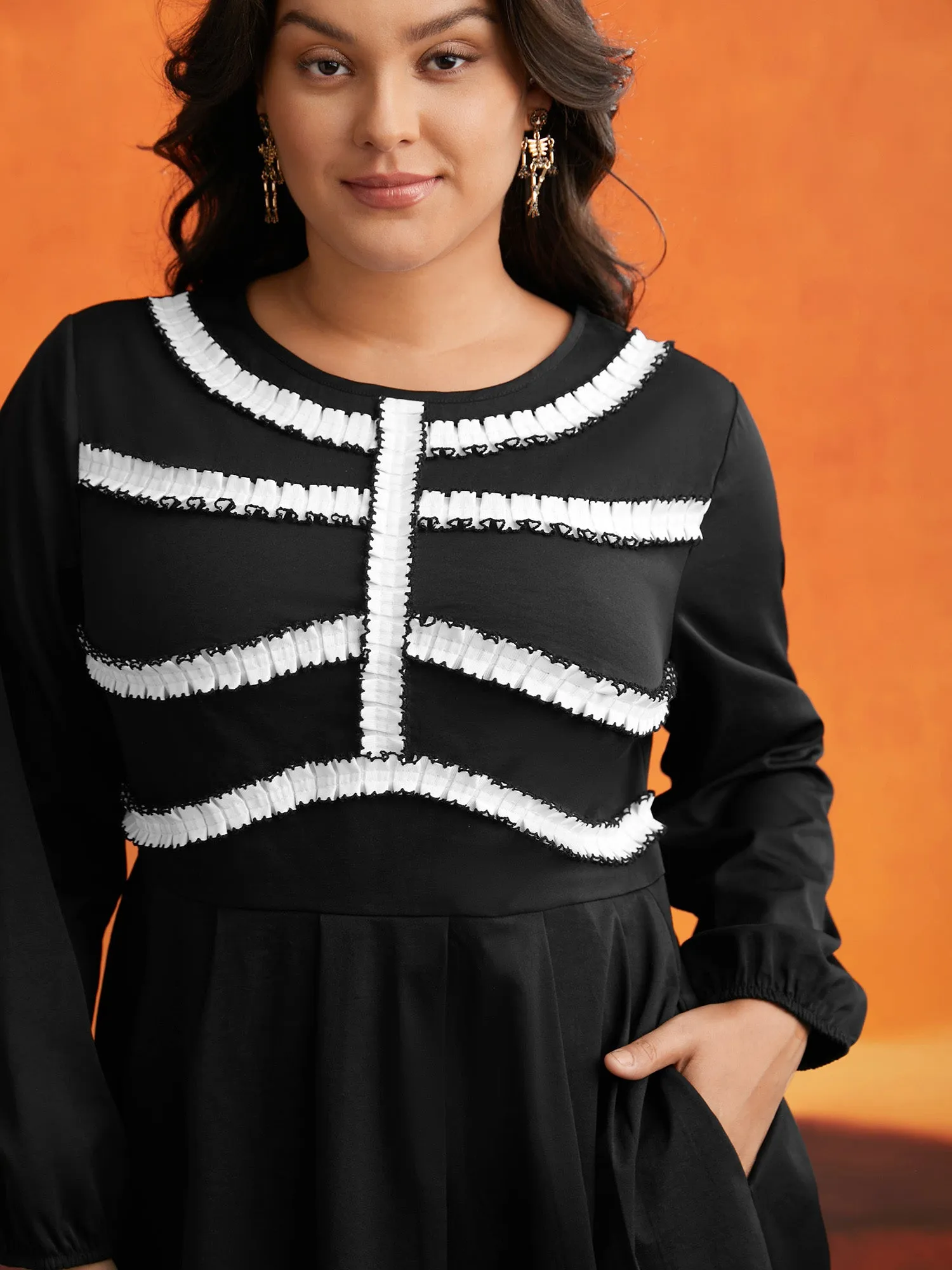 Black And White Pleated Ribbon Midi Dress sold by Bloomchic product image thumbnail 4