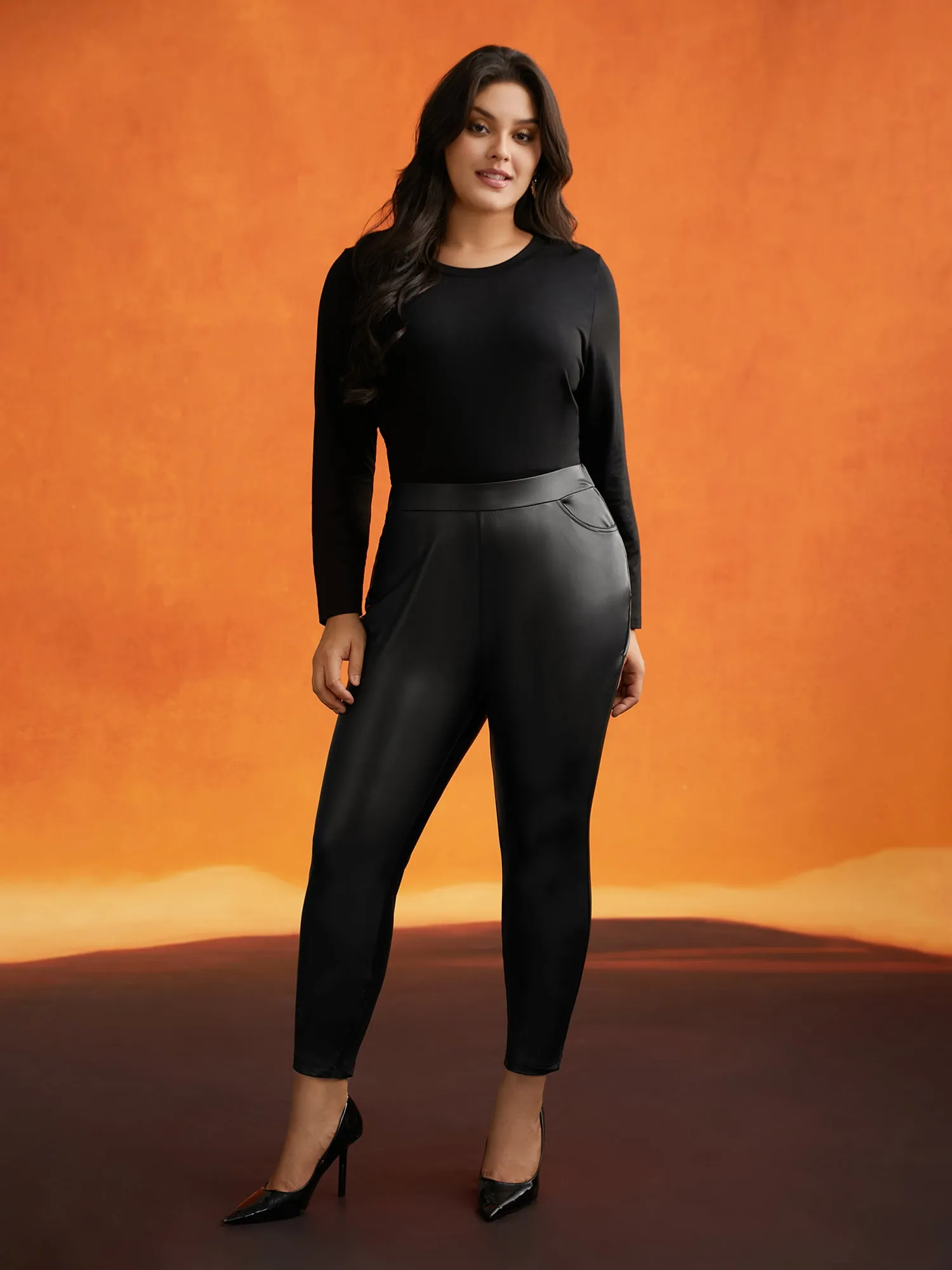 Leather Pockets Mid Rise Leggings sold by Bloomchic product image thumbnail 2