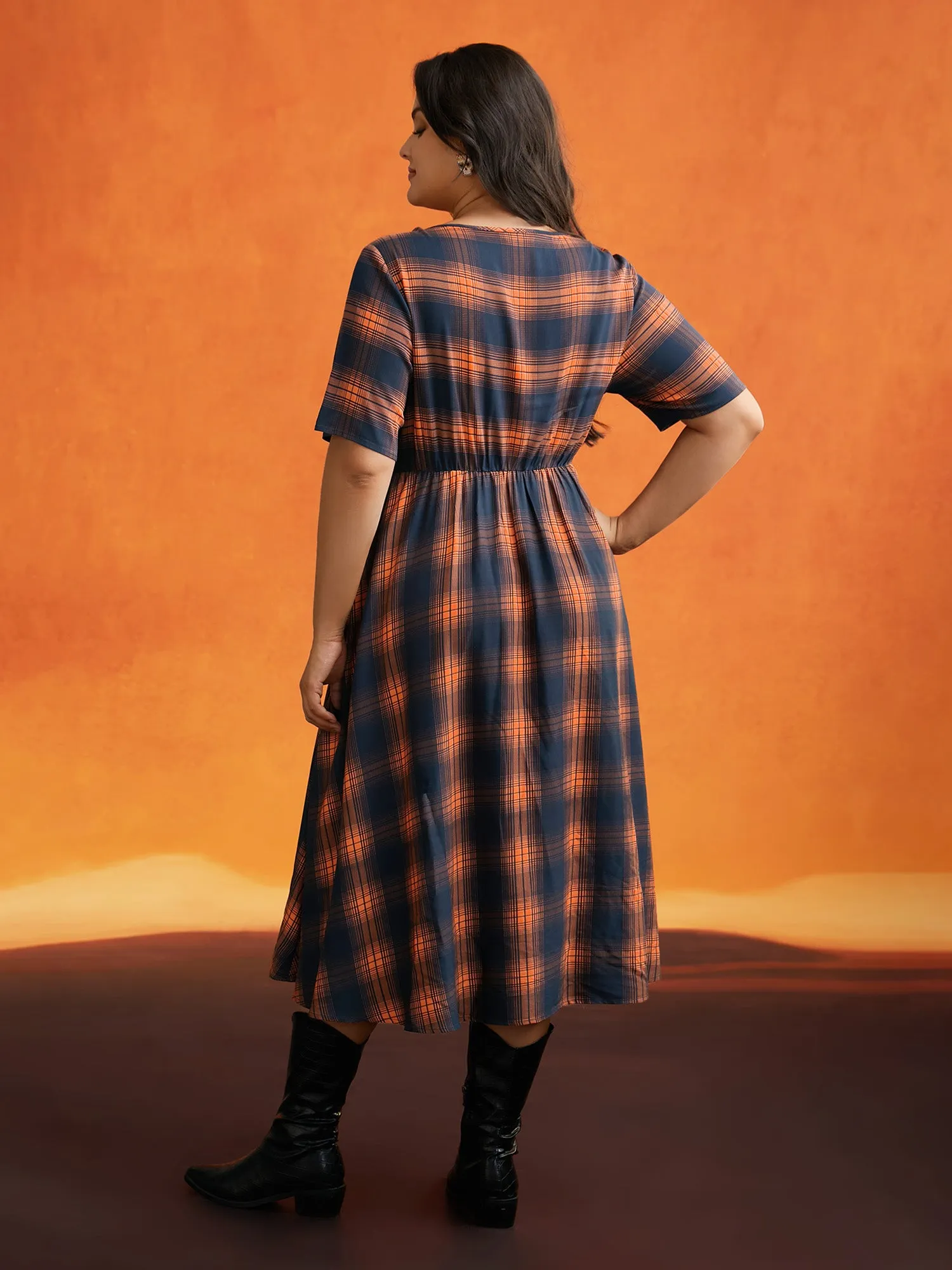 Stretchy Plaid Contrast Splicing Midi Dress sold by Bloomchic product image thumbnail 4