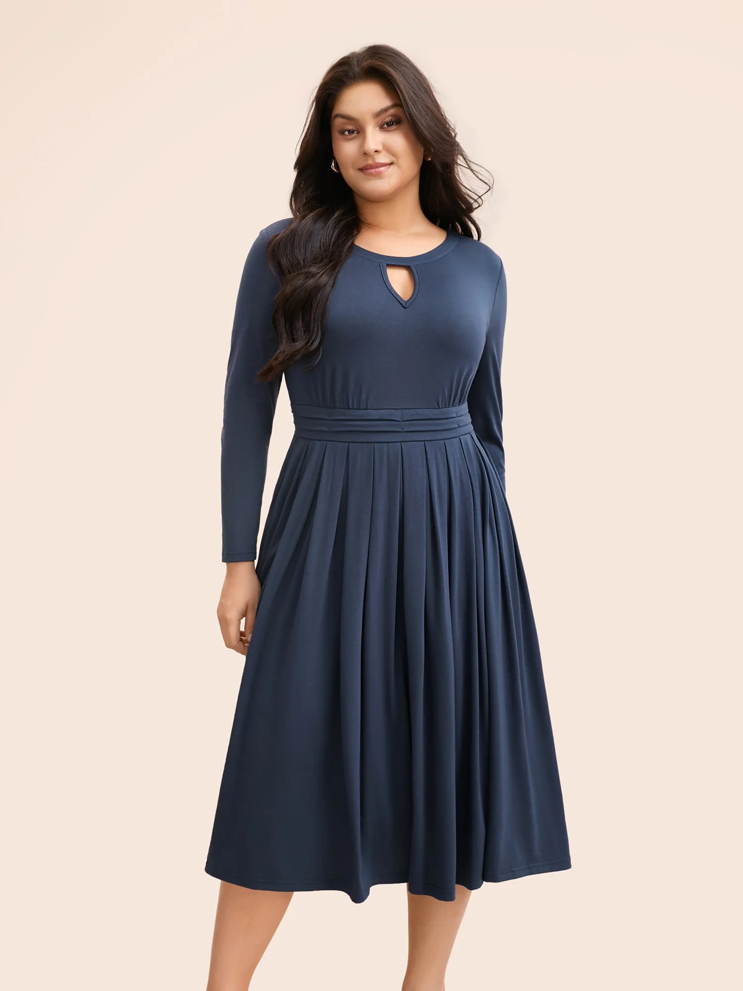Plain Keyhole Pleated Midi Dress sold by Bloomchic