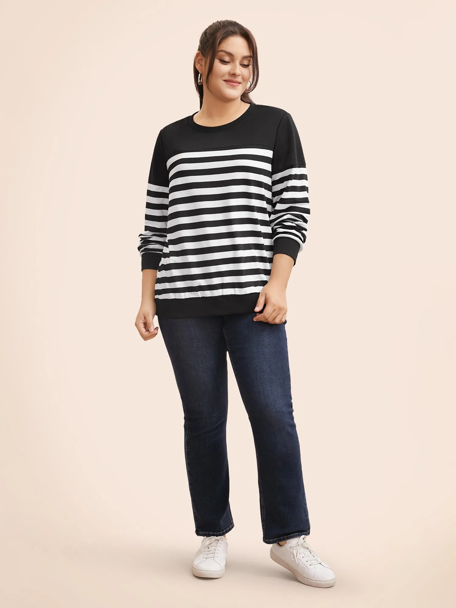 Round Neck Striped Patchwork Contrast Sweatshirt sold by Bloomchic product image thumbnail 3