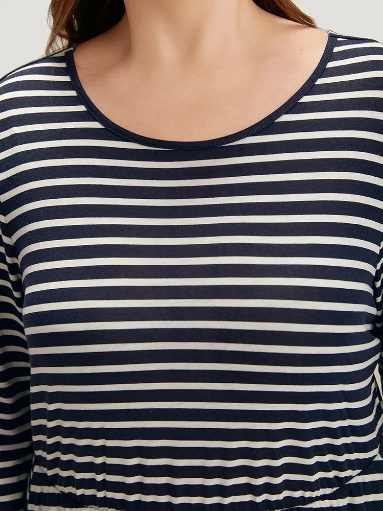 Striped Crew Neck Pocket Twist Back Dress sold by Bloomchic product image thumbnail 5