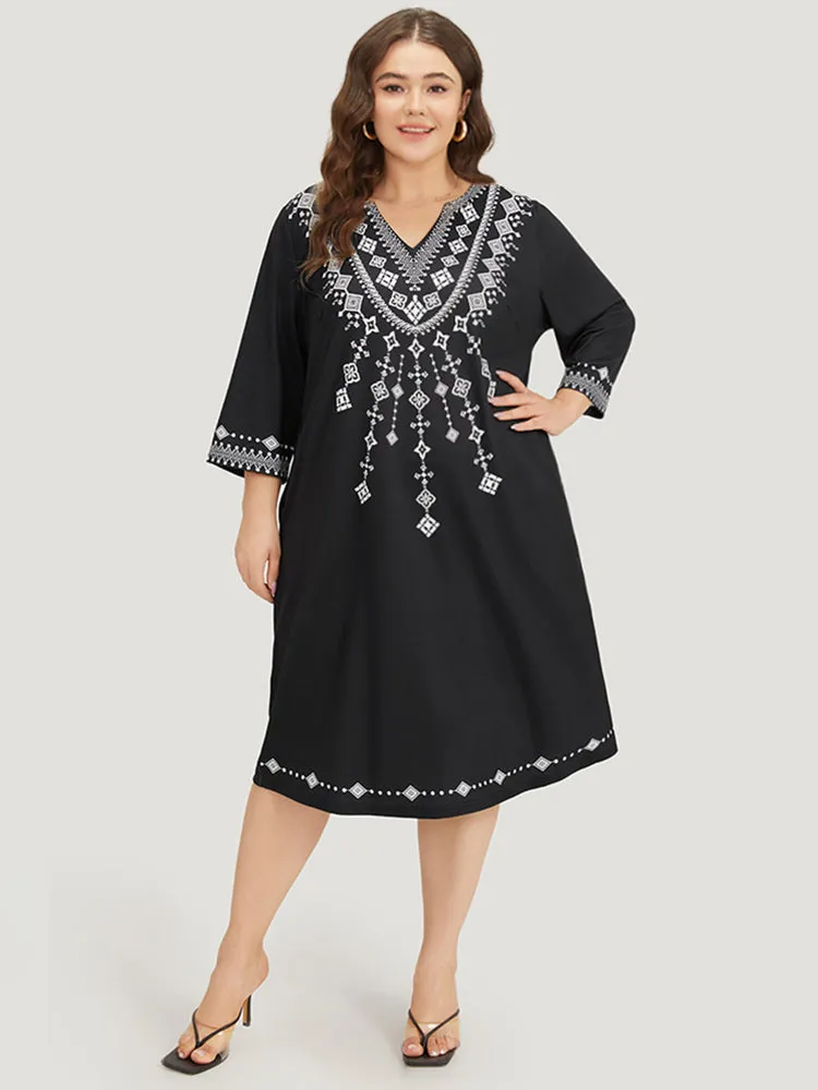 Bandana Print V Neck Pocket Midi Dress sold by Bloomchic product image thumbnail 5