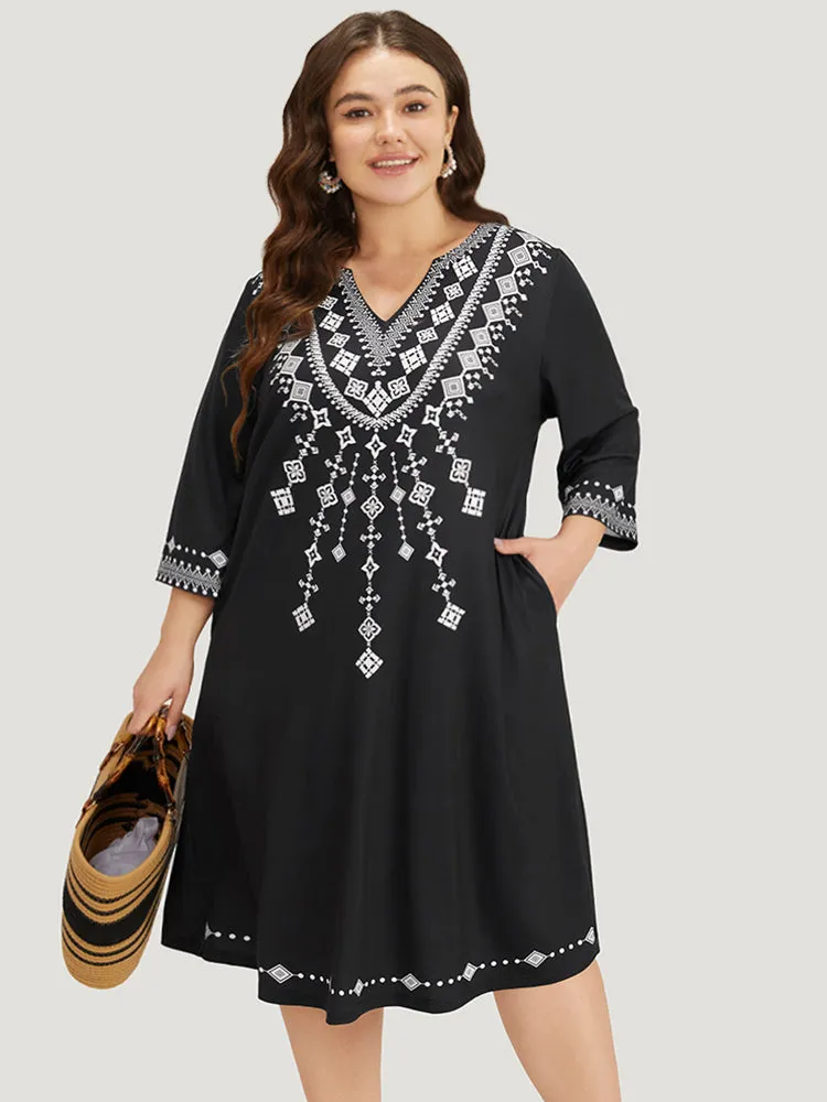 Bandana Print V Neck Pocket Midi Dress sold by Bloomchic product image thumbnail 3