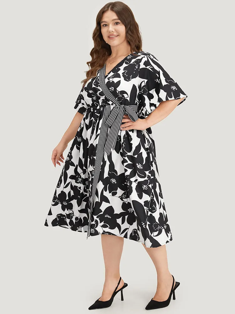 Striped & Floral Print Pocket Bowknot Patchwork Dress sold by Bloomchic product image thumbnail 2