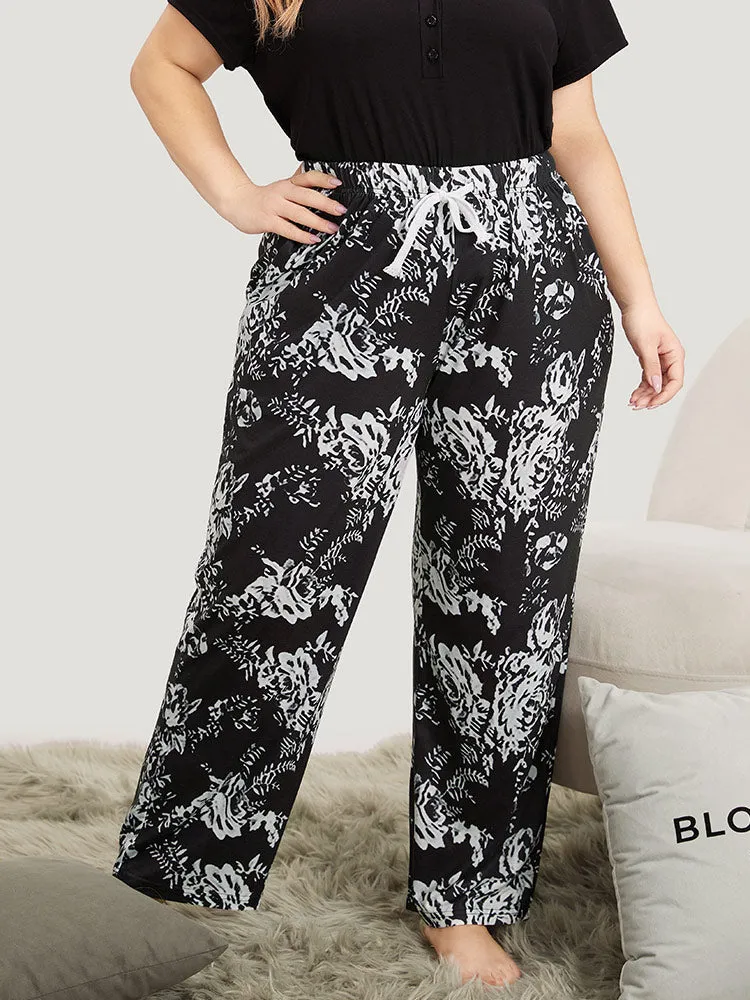 Silhouette Floral Print Drawstring Pocket Elastic Waist Sleep Shorts sold by Bloomchic product image thumbnail 4