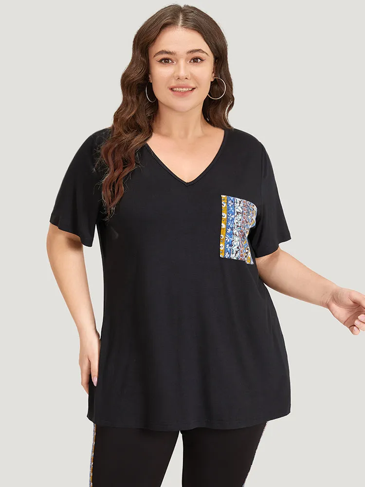 Bandana Print Patched Pocket T-shirt sold by Bloomchic product image thumbnail 3