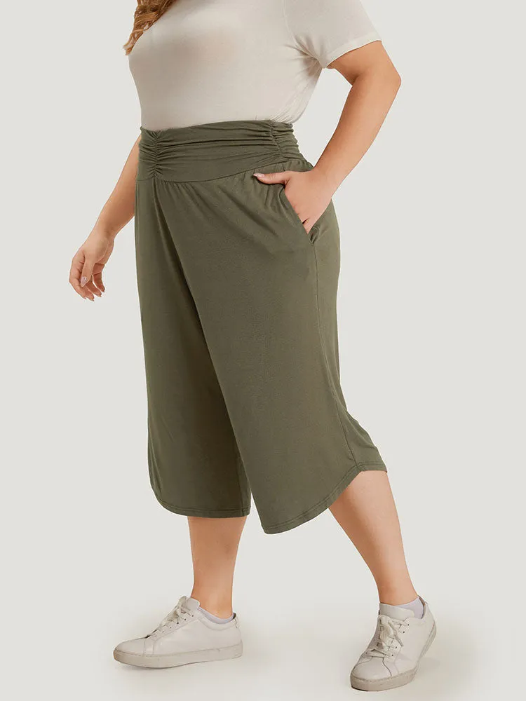 Plain Ruched Pocket Arc Hem Cropped Pants sold by Bloomchic product image thumbnail 2