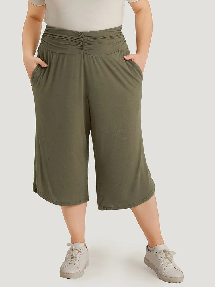 Plain Ruched Pocket Arc Hem Cropped Pants sold by Bloomchic product image thumbnail 3