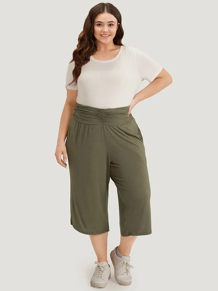Plain Ruched Pocket Arc Hem Cropped Pants sold by Bloomchic product image thumbnail 4