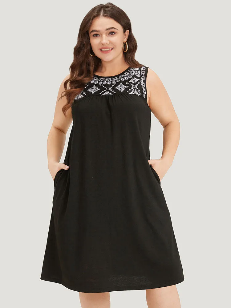 Embroidered Pocket Patchwork Tank Midi Dress sold by Bloomchic product image thumbnail 5