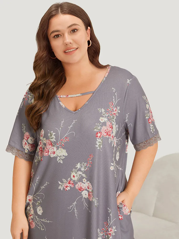 Floral Print Keyhole Pocket Lace Panel Night Dress sold by Bloomchic product image thumbnail 5