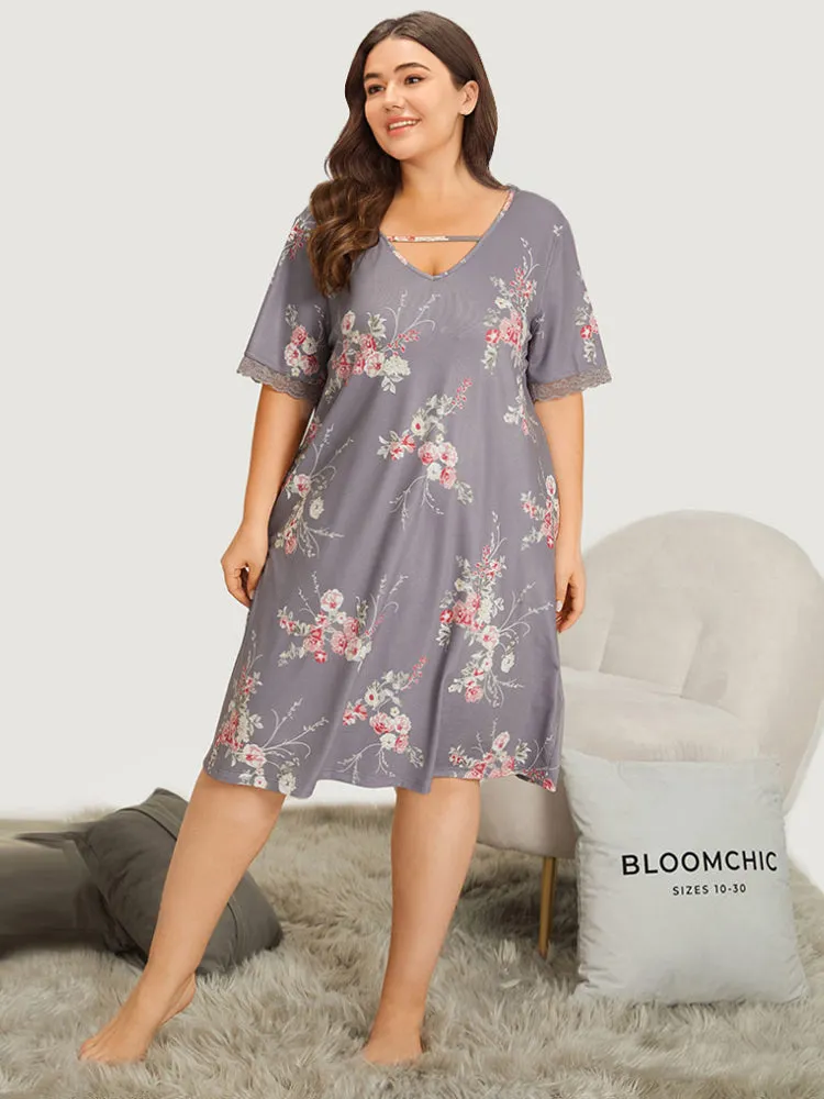 Floral Print Keyhole Pocket Lace Panel Night Dress sold by Bloomchic product image thumbnail 2