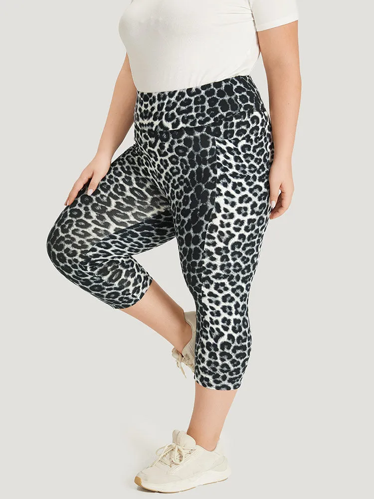 Leopard Print Pocket Side Cropped Leggings sold by Bloomchic product image thumbnail 2
