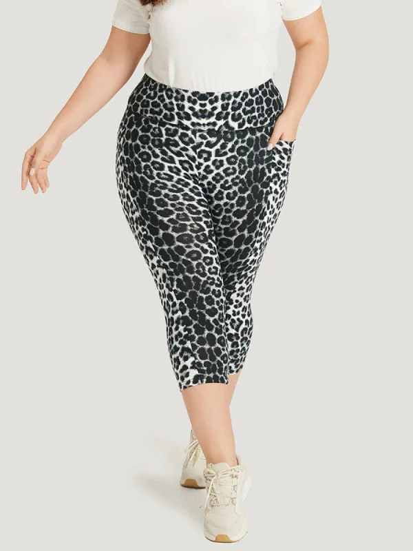 Leopard Print Pocket Side Cropped Leggings sold by Bloomchic