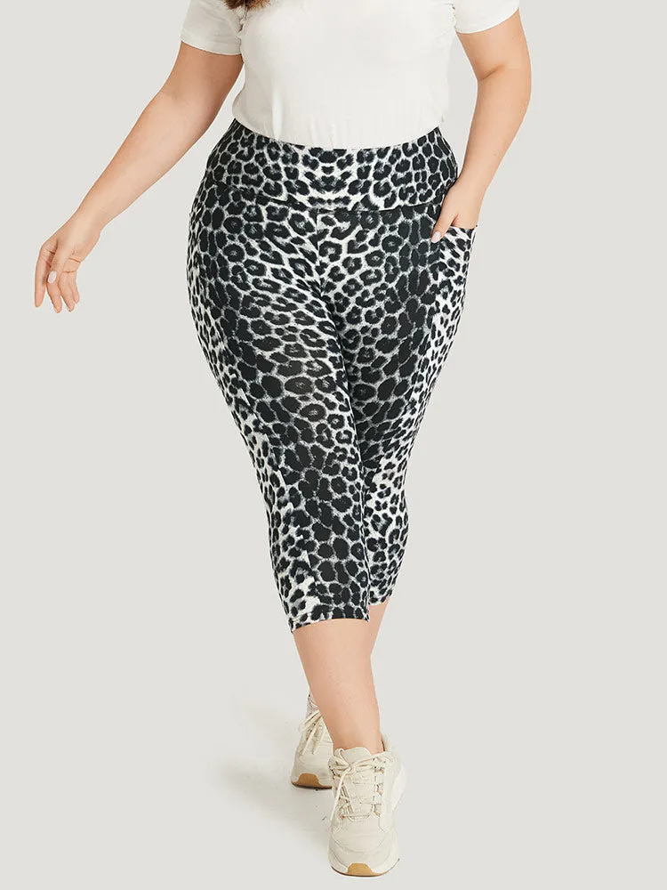 Leopard Print Pocket Side Cropped Leggings sold by Bloomchic