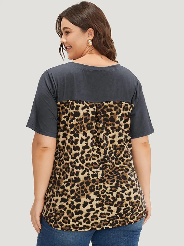 Leopard Patchwork Patched Pocket V Neck T-shirt sold by Bloomchic product image thumbnail 2