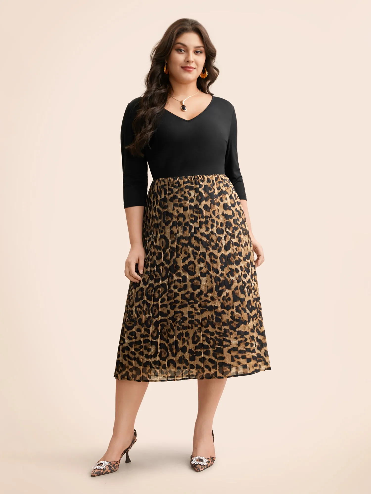 V Neck Leopard Print Patchwork Dress sold by Bloomchic product image thumbnail 3