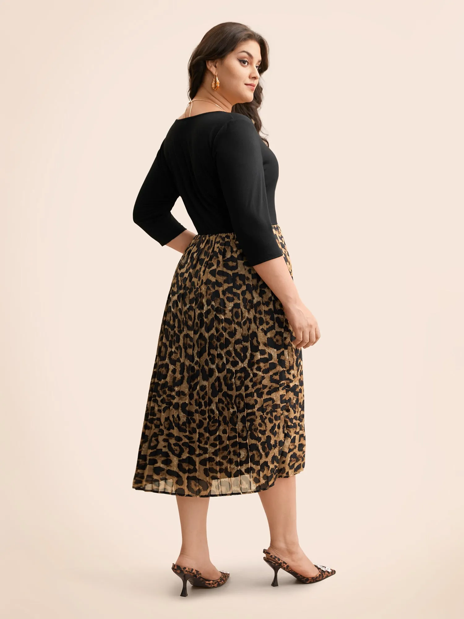 V Neck Leopard Print Patchwork Dress sold by Bloomchic product image thumbnail 4