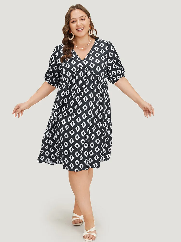 Geometric Print Gathered Pocket Puff Sleeve Dress sold by Bloomchic product image thumbnail 5