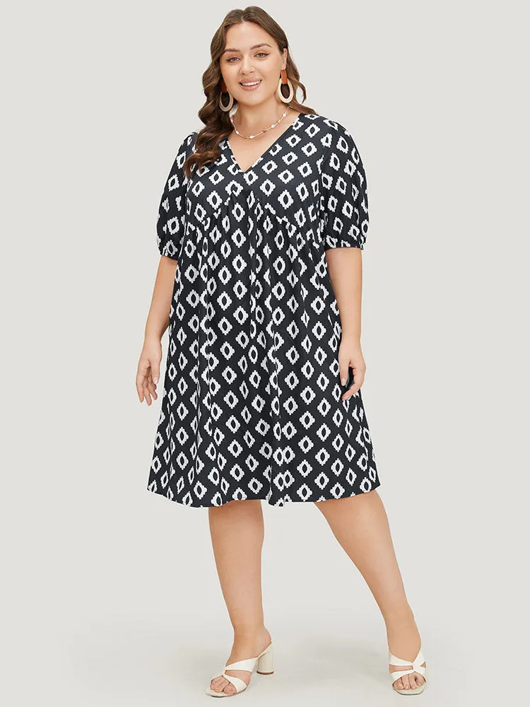 Geometric Print Gathered Pocket Puff Sleeve Dress sold by Bloomchic product image thumbnail 2