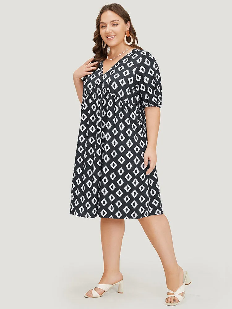 Geometric Print Gathered Pocket Puff Sleeve Dress sold by Bloomchic product image thumbnail 3