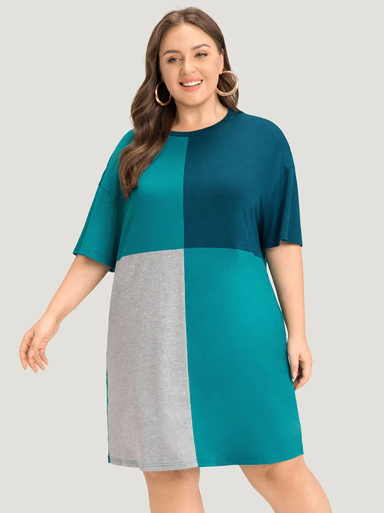 Colorblock Contrast Pocket Drop Shoulder Tee Dress sold by Bloomchic product image thumbnail 2