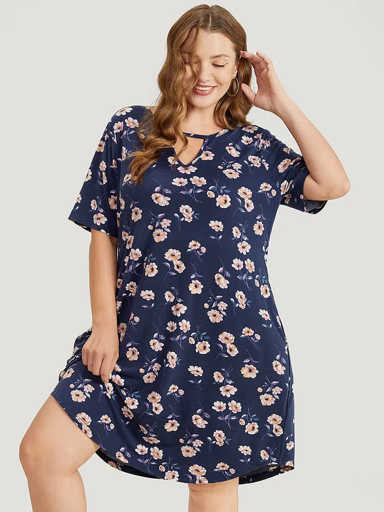 Floral Print Keyhole Neck Pocket Arc Hem Dress sold by Bloomchic product image thumbnail 2