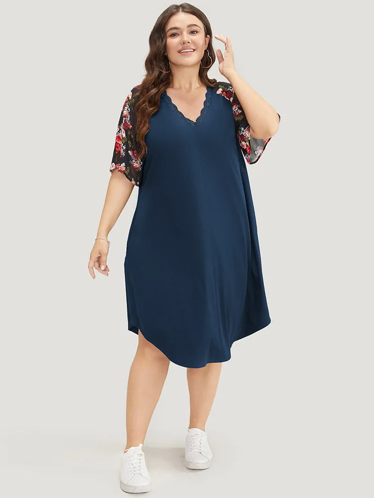 Floral Raglan Sleeve Lace Trim Pocket Arc Hem Dress sold by Bloomchic product image thumbnail 4