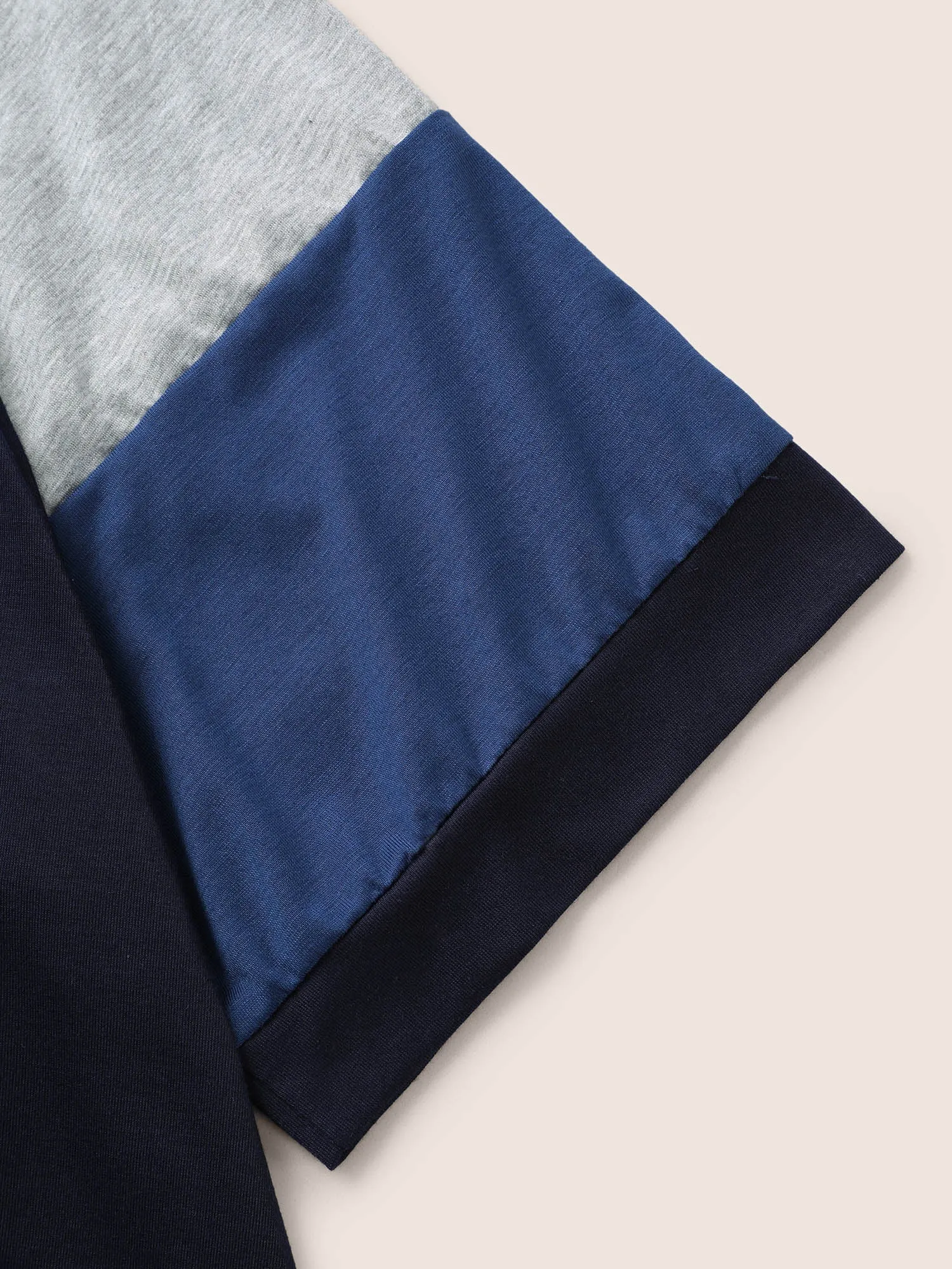 Colorblock Contrast Crew Neck Raglan Sleeve T-shirt sold by Bloomchic product image thumbnail 5