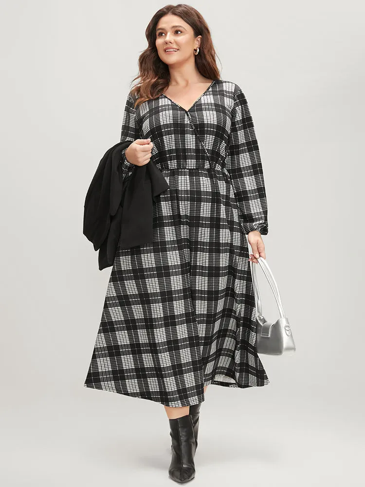 Plaid Print Pocket Lantern Sleeve Surplice Neck Midi Dress sold by Bloomchic product image thumbnail 3