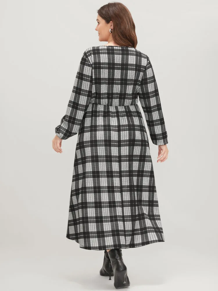 Plaid Print Pocket Lantern Sleeve Surplice Neck Midi Dress sold by Bloomchic product image thumbnail 5