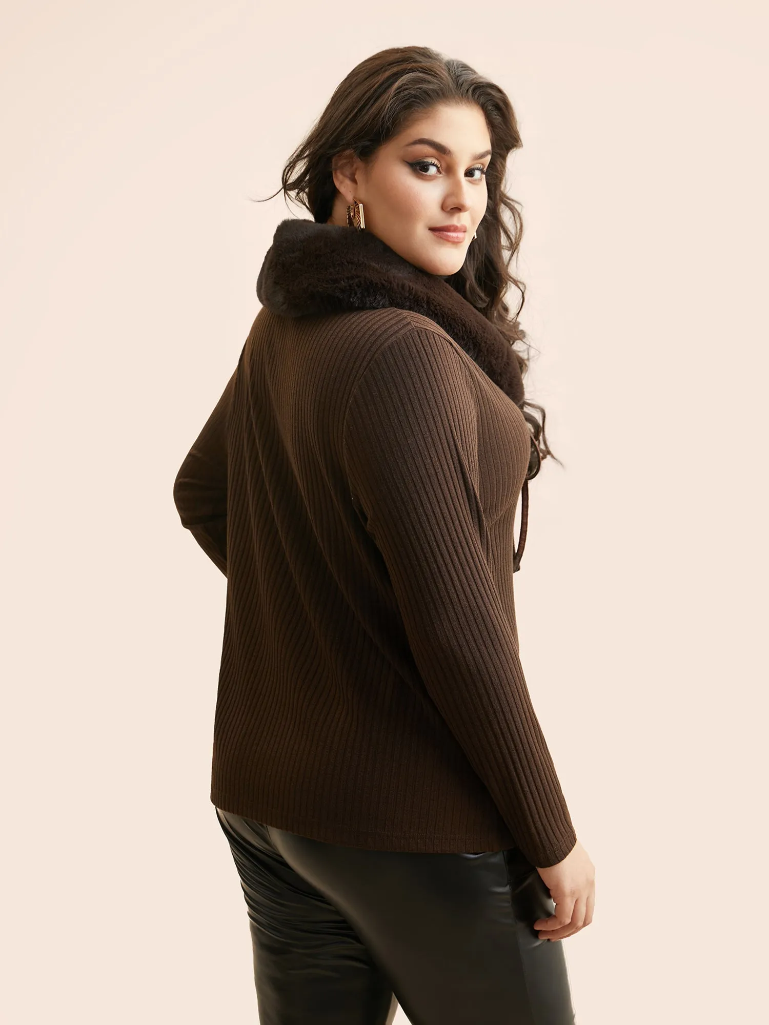 Patchwork Faux Fur Collar T-shirt sold by Bloomchic product image thumbnail 5