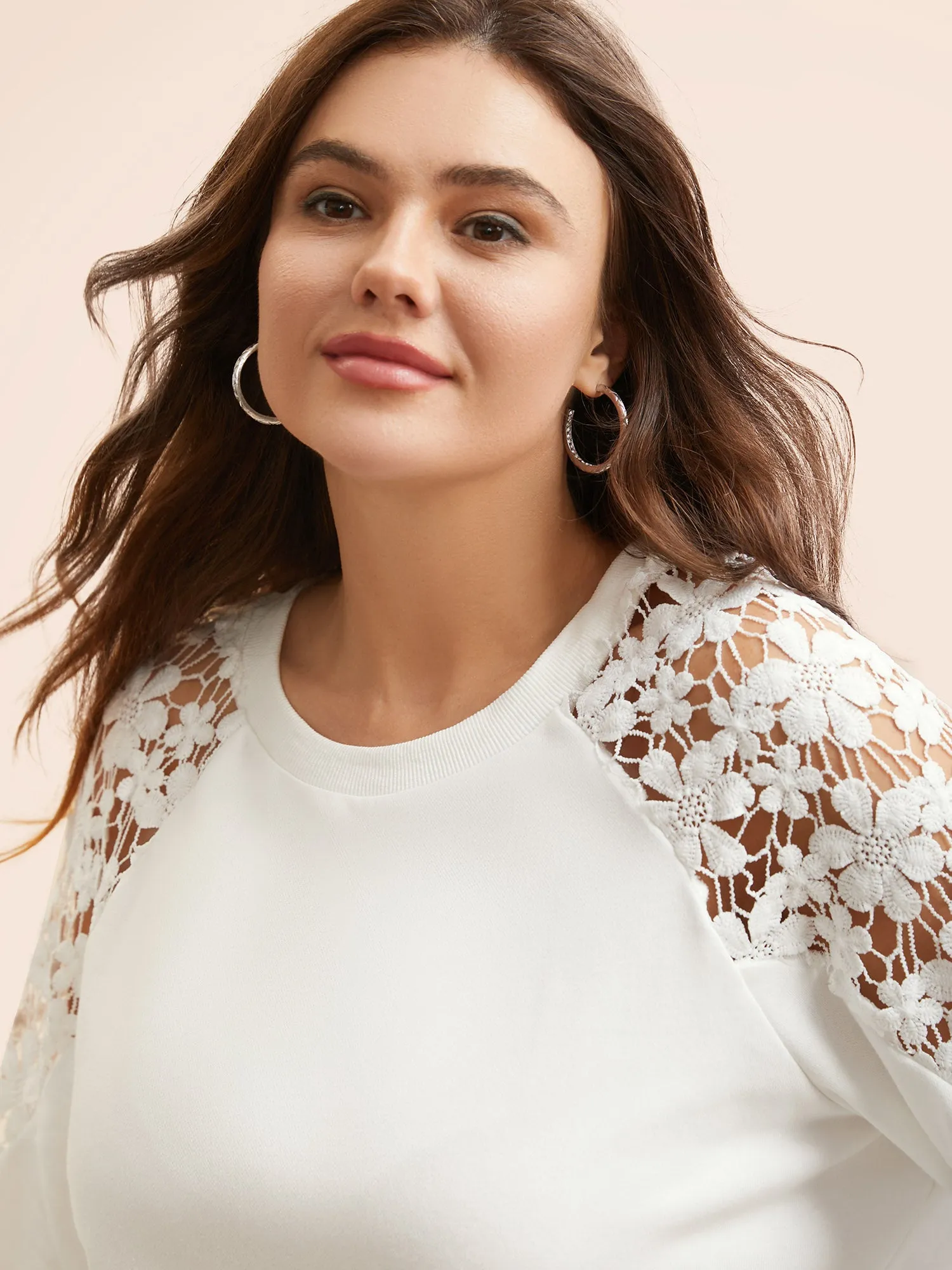 Round Neck Lace Patchwork Raglan Sleeve Sweatshirt sold by Bloomchic product image thumbnail 2