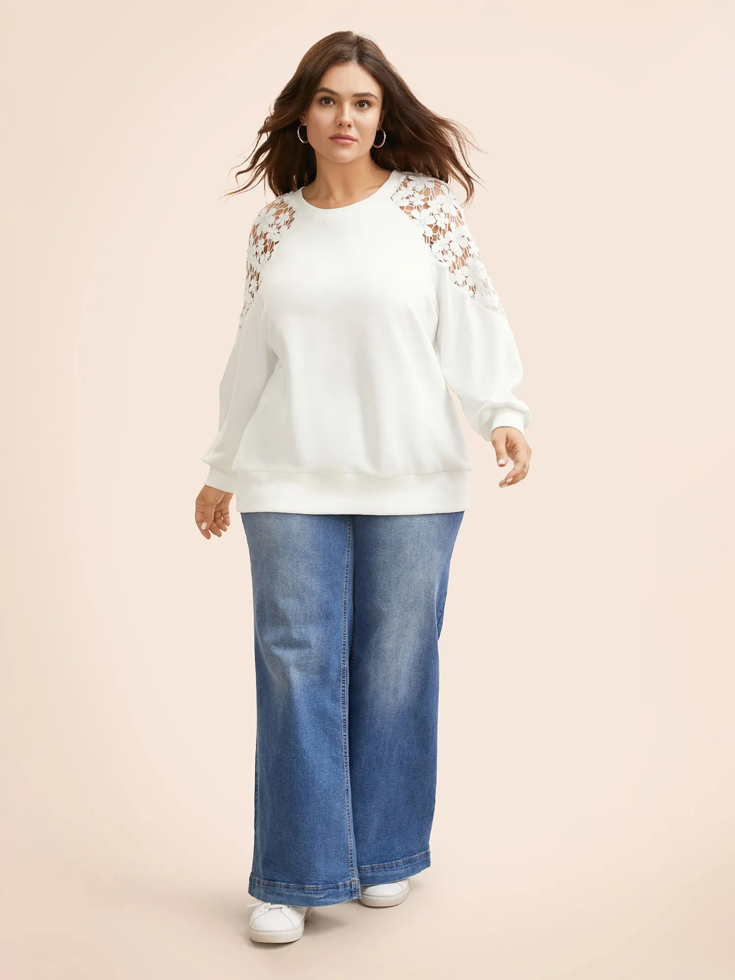 Round Neck Lace Patchwork Raglan Sleeve Sweatshirt sold by Bloomchic product image thumbnail 4