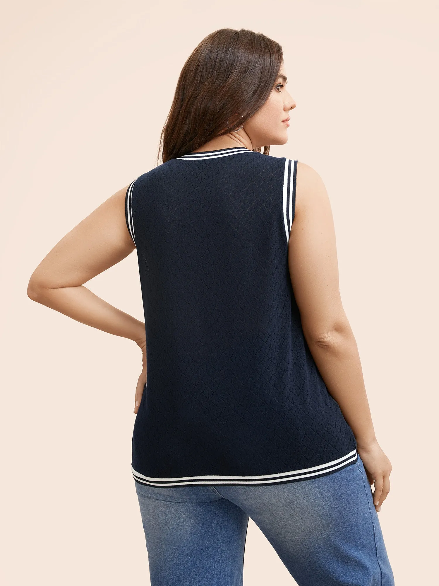 Crew Neck Contrast Trim Tank Top sold by Bloomchic product image thumbnail 4