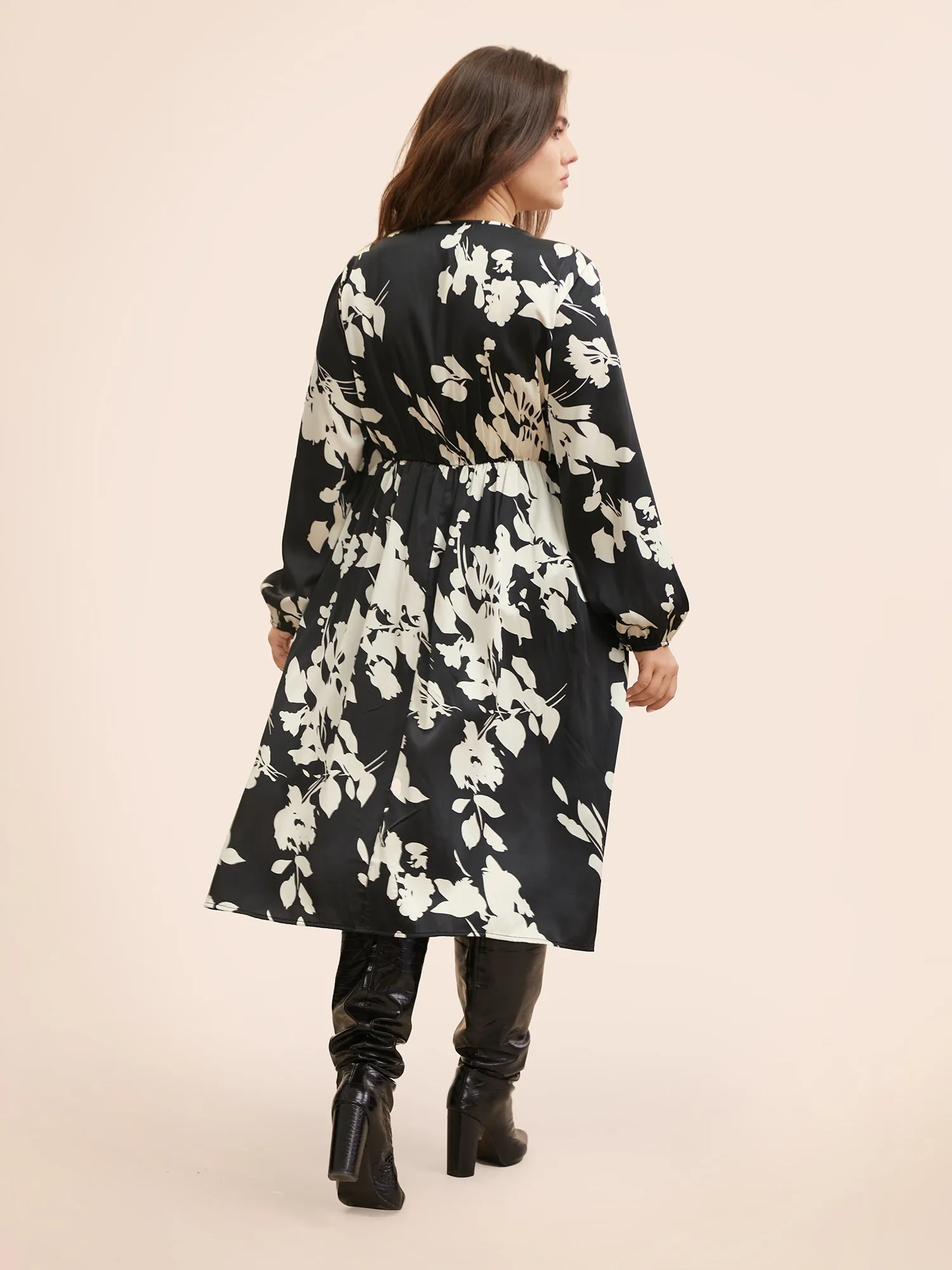 Overlap Collar Silhouette Floral Print Gathered Dress sold by Bloomchic product image thumbnail 4