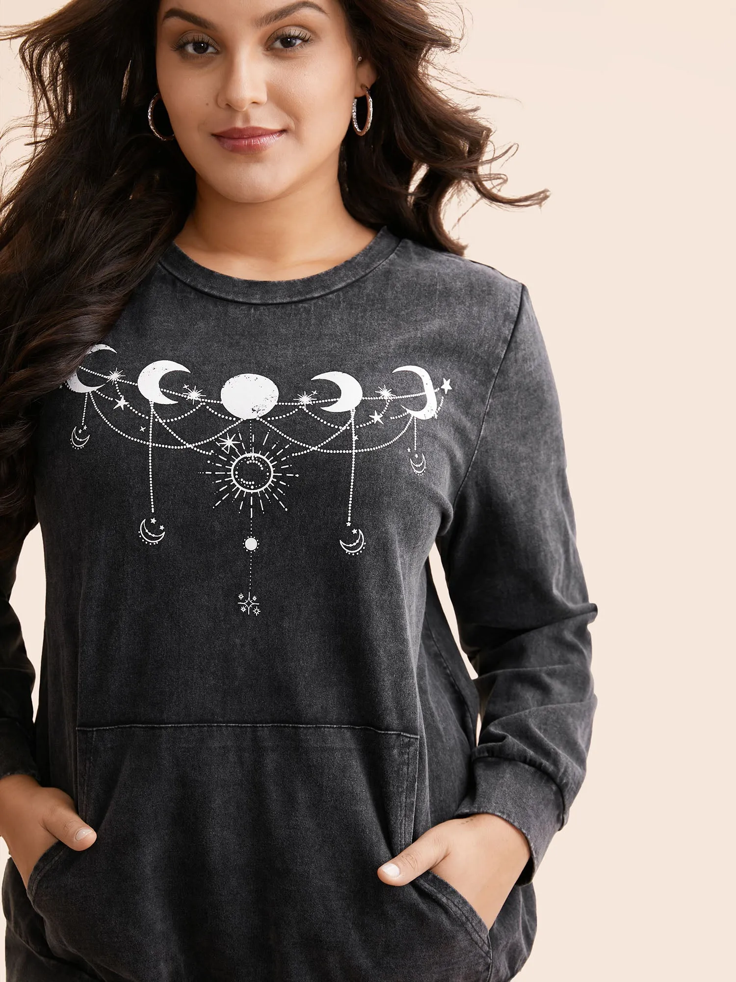 Moon & Star Print Vintage Pocket Sweatshirt sold by Bloomchic product image thumbnail 4