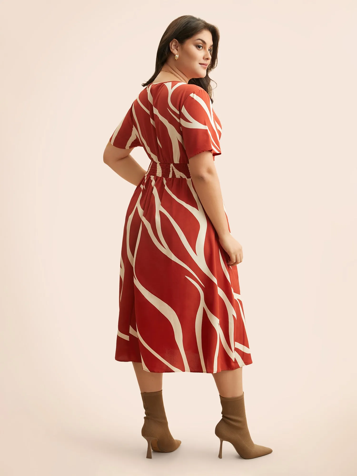 V Neck Geometric Shirred Midi Dress sold by Bloomchic product image thumbnail 3