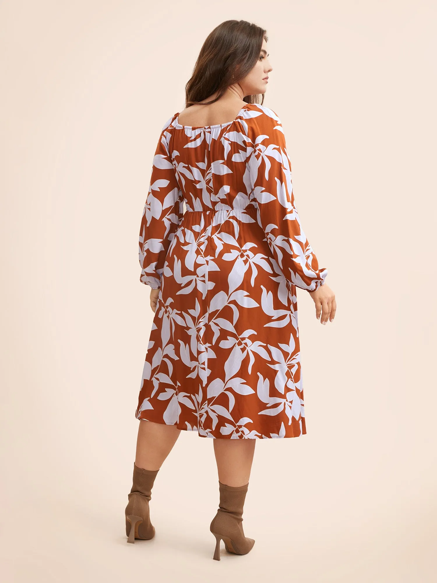 Silhouette Floral Print Shirred Midi Dress sold by Bloomchic product image thumbnail 4
