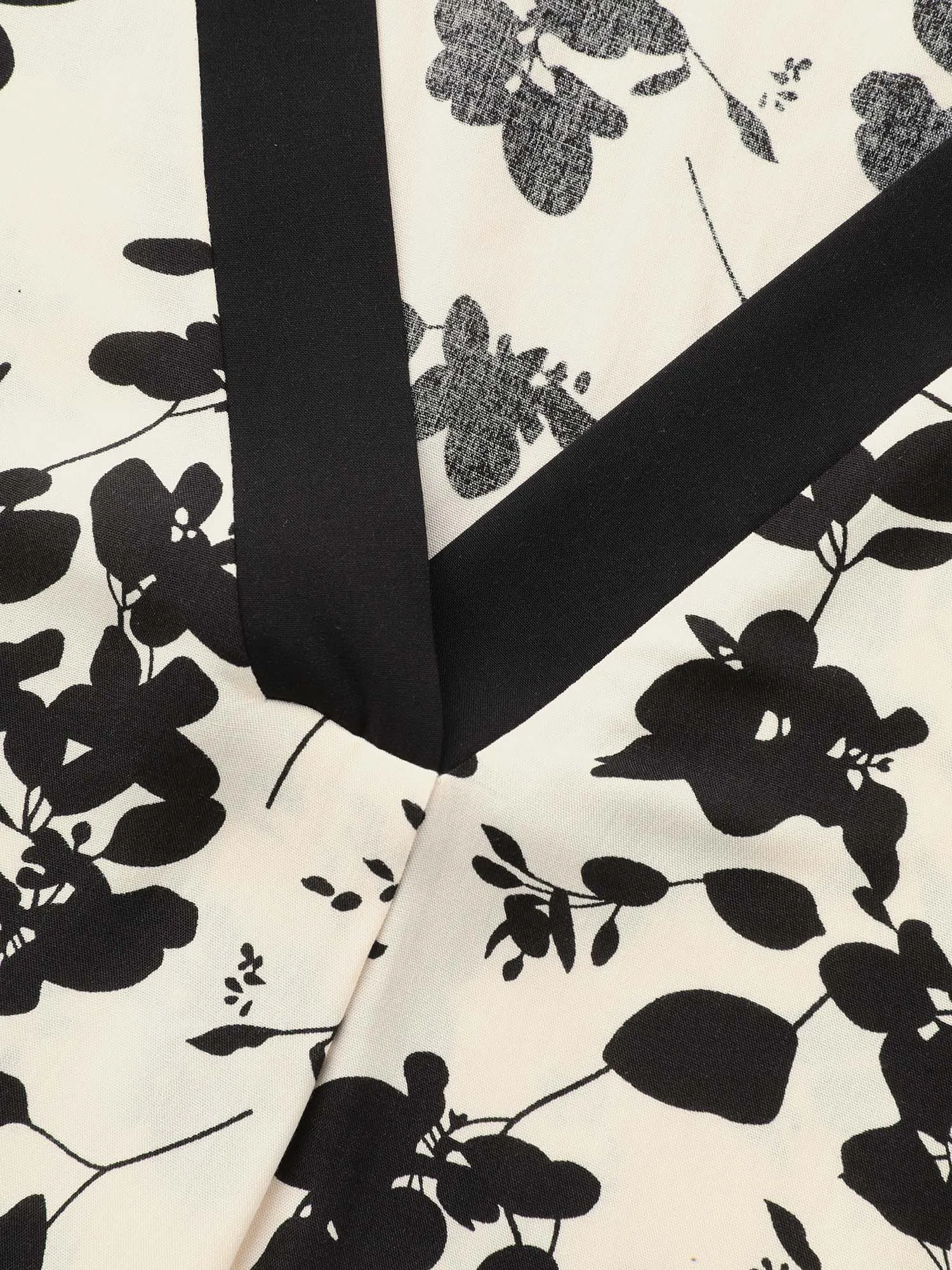 Floral Contrast V Neck Pleated Blouse sold by Bloomchic product image thumbnail 5