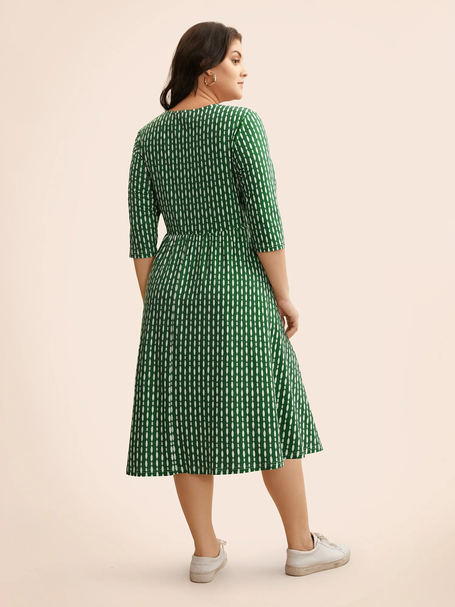 Round Neck Geometric Pleated Dress sold by Bloomchic product image thumbnail 4