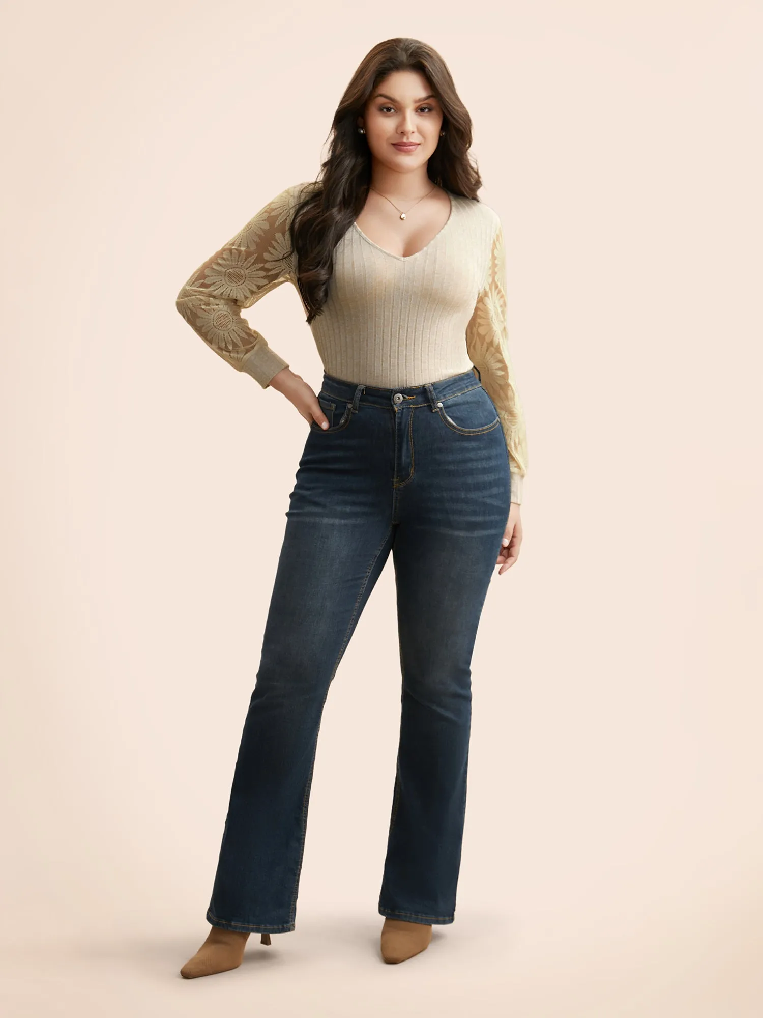 V Neck Texture Lace Patchwork T-shirt sold by Bloomchic product image thumbnail 4