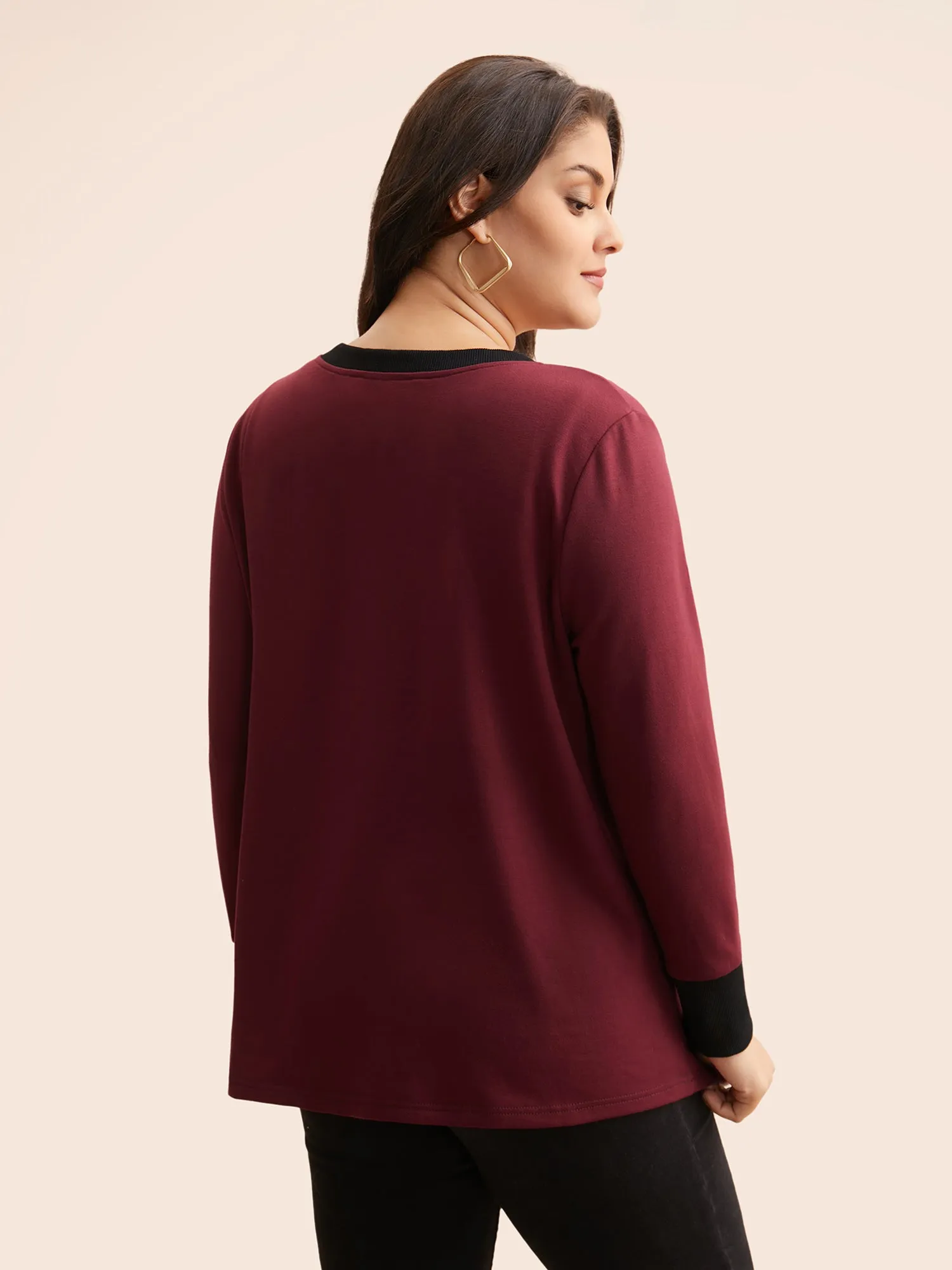 V Neck Contrast Patchwork Sweatshirt sold by Bloomchic product image thumbnail 3