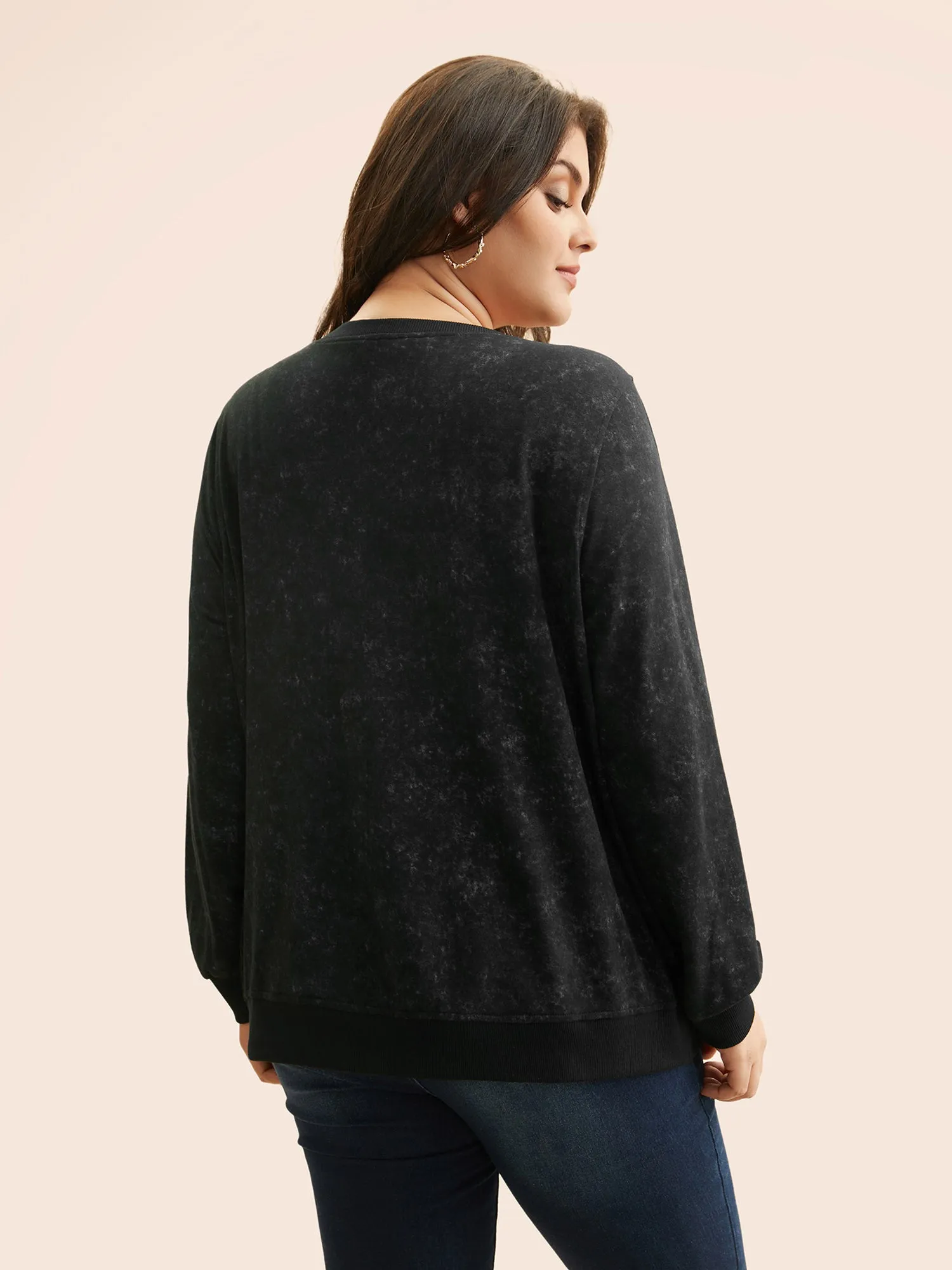 Round Neck Vintage Patch Pocket Sweatshirt sold by Bloomchic product image thumbnail 2