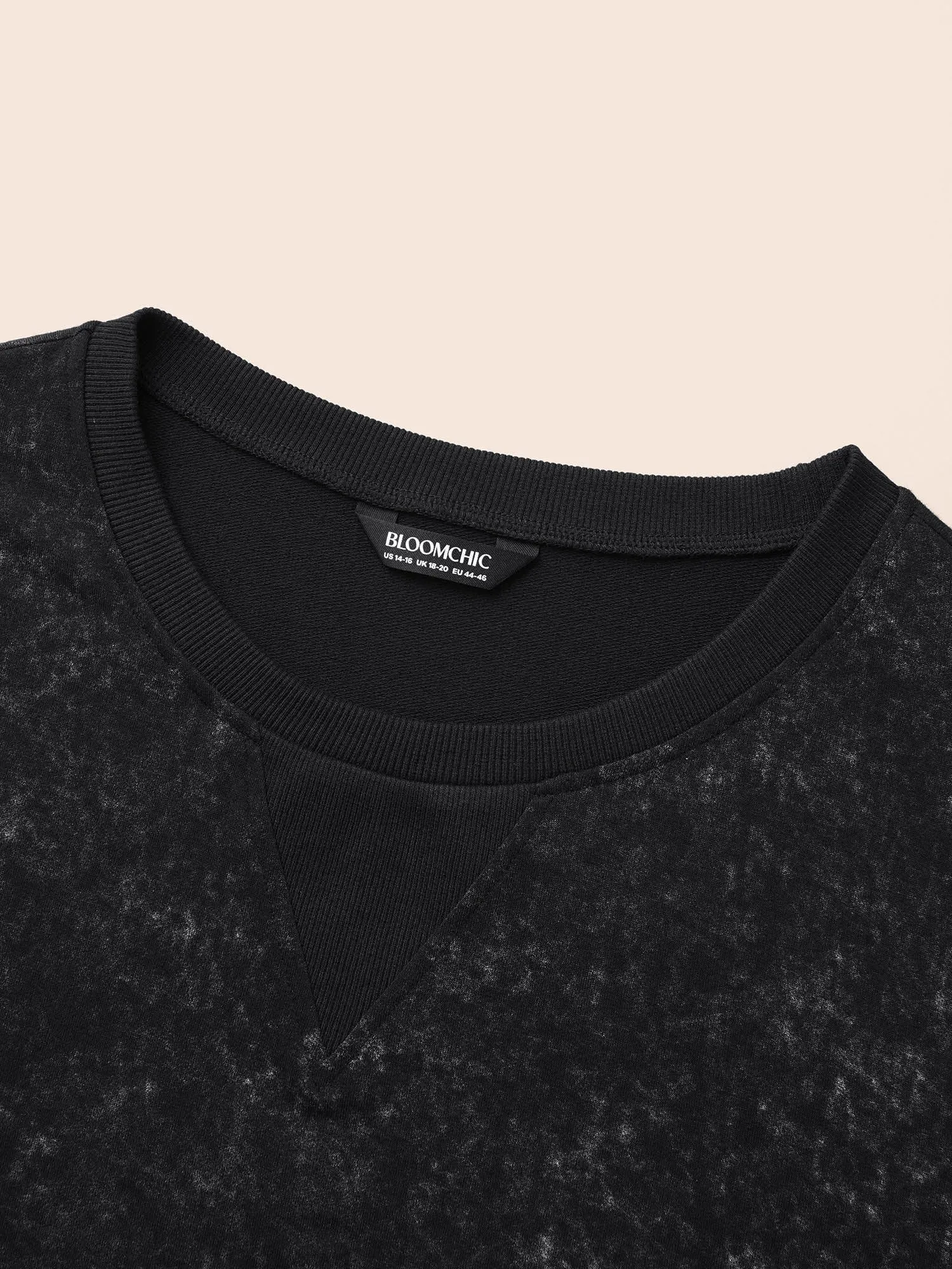 Round Neck Vintage Patch Pocket Sweatshirt sold by Bloomchic product image thumbnail 5