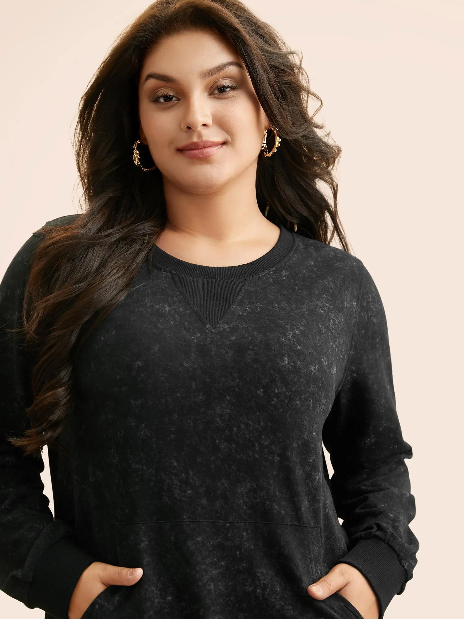 Round Neck Vintage Patch Pocket Sweatshirt sold by Bloomchic product image thumbnail 4