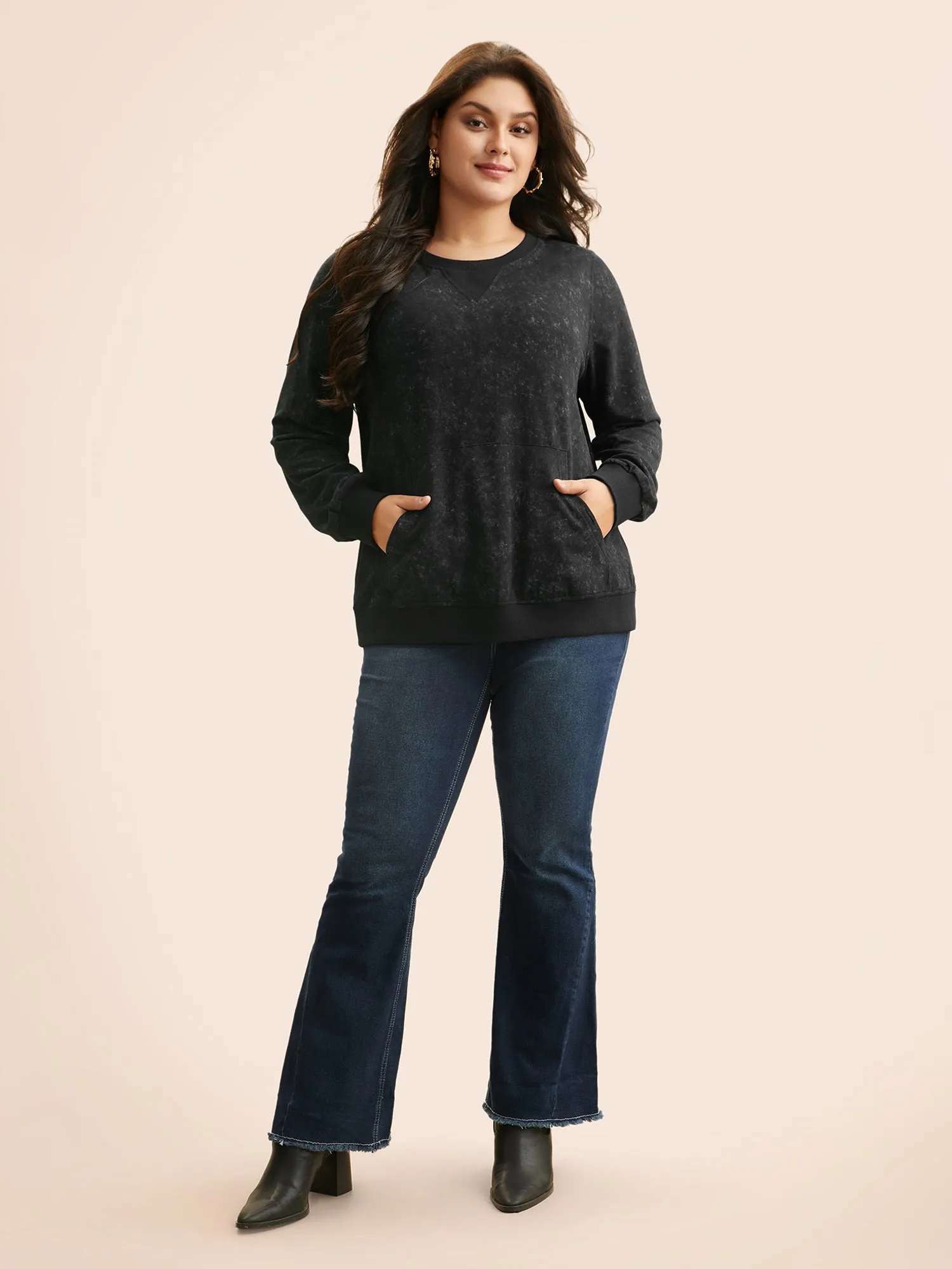 Round Neck Vintage Patch Pocket Sweatshirt sold by Bloomchic product image thumbnail 3