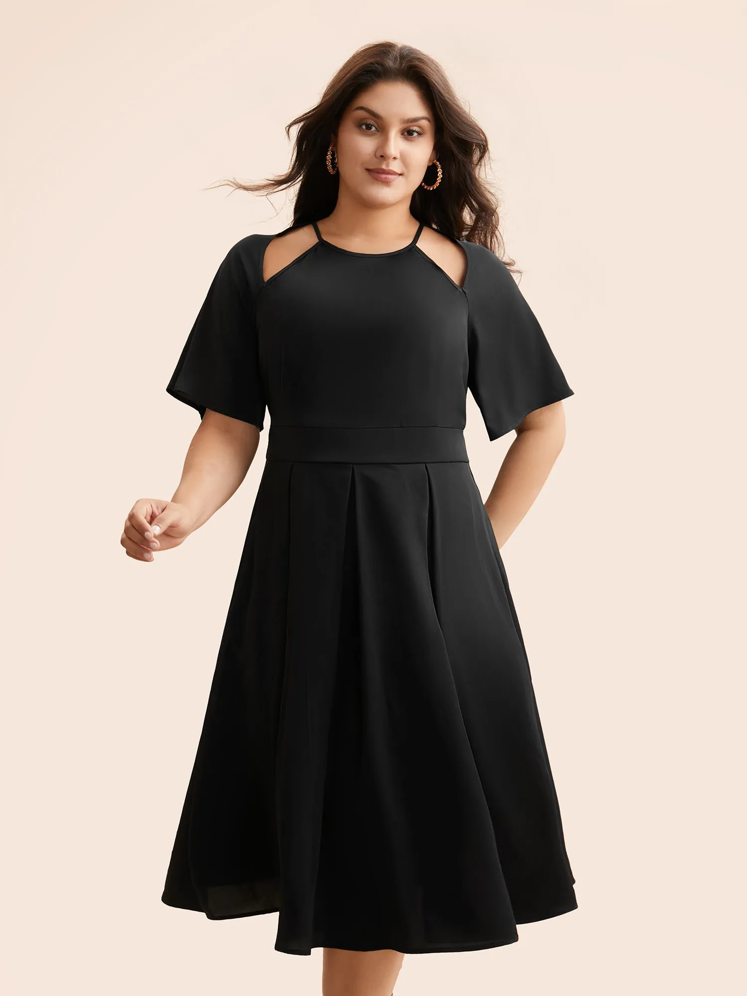 Plain Shirred Cut Out Pleated Dress sold by Bloomchic product image thumbnail 4