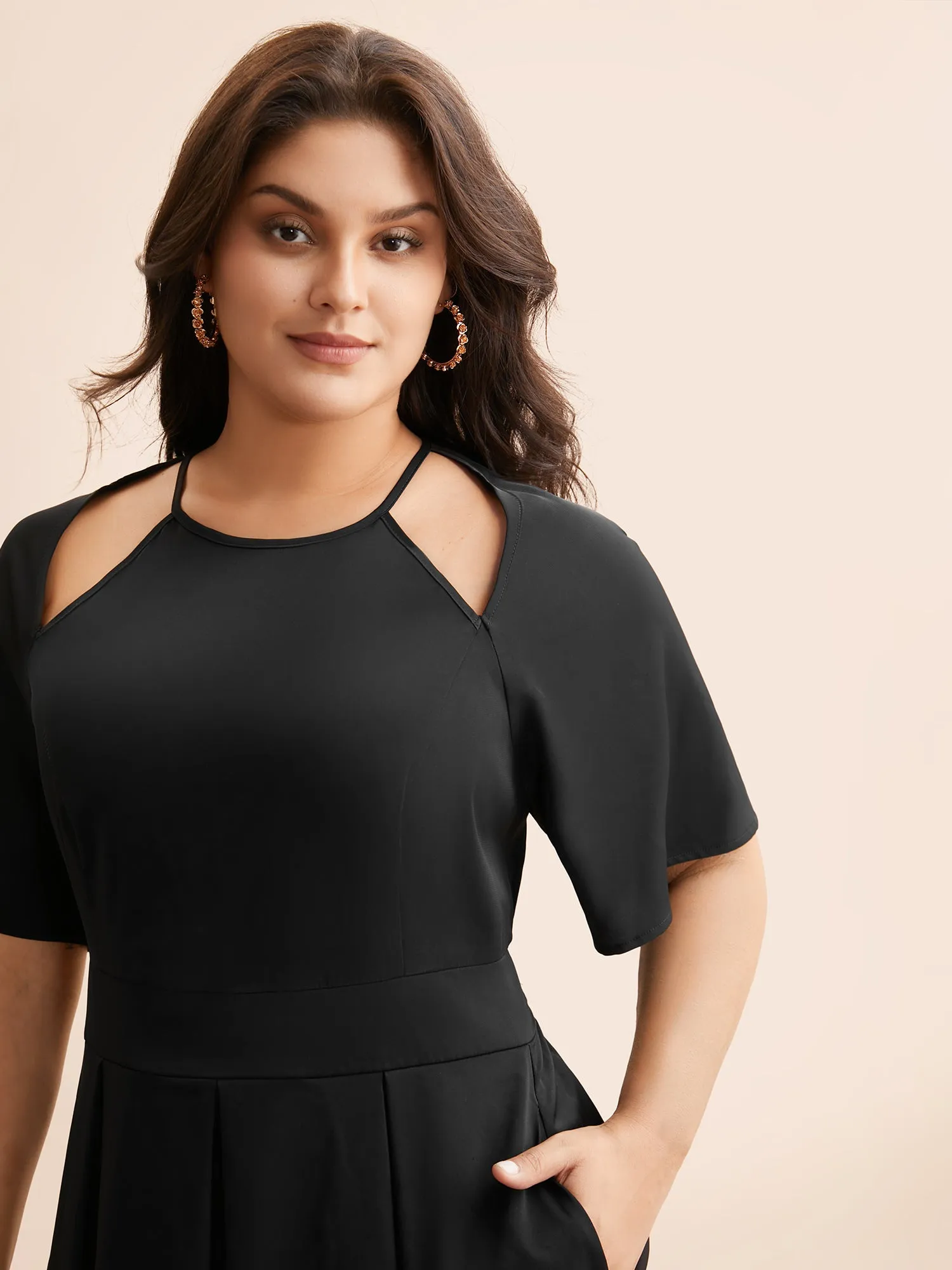 Plain Shirred Cut Out Pleated Dress sold by Bloomchic product image thumbnail 2